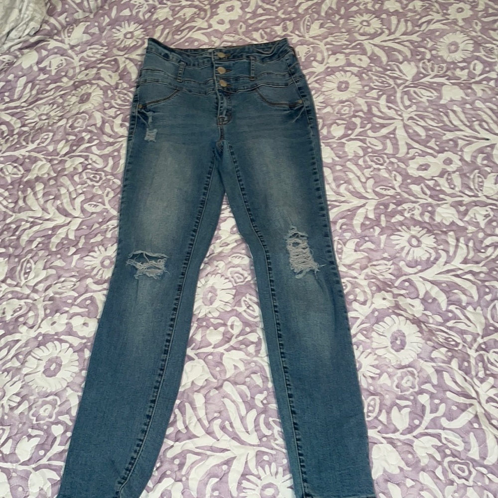 Refugee Ripped Jeans size 4